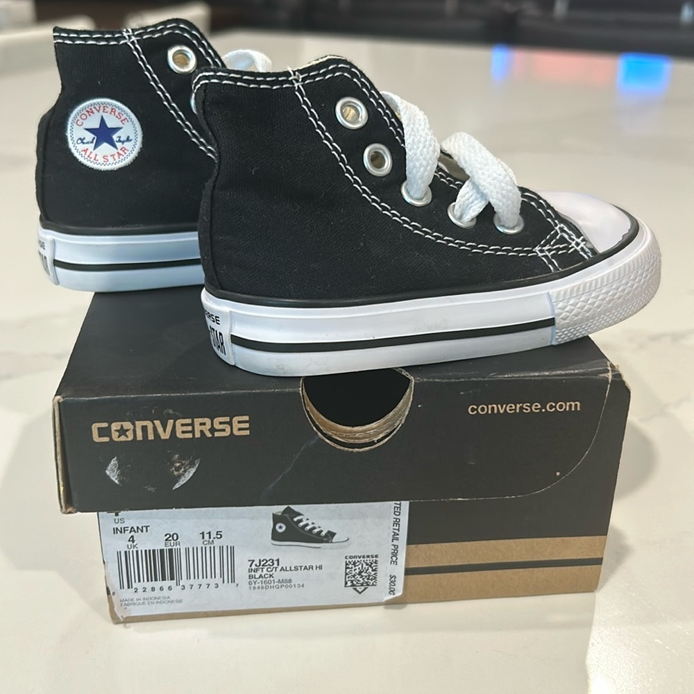 Converse size 4 Toddler - New in Box